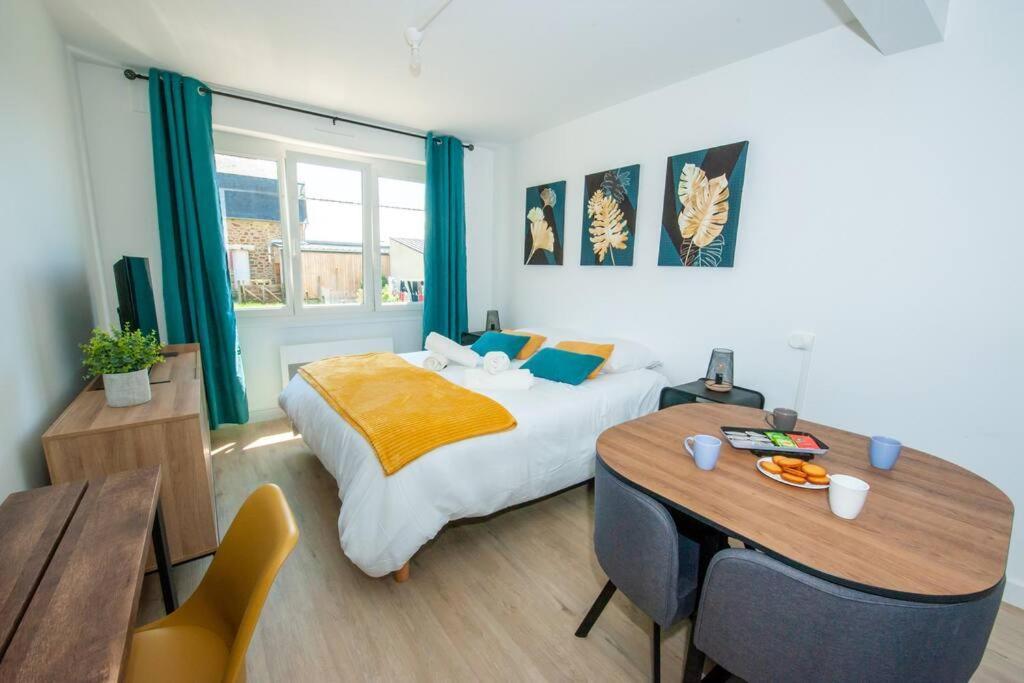 Appartement Proche Gare Routiere Fougères Esterno foto